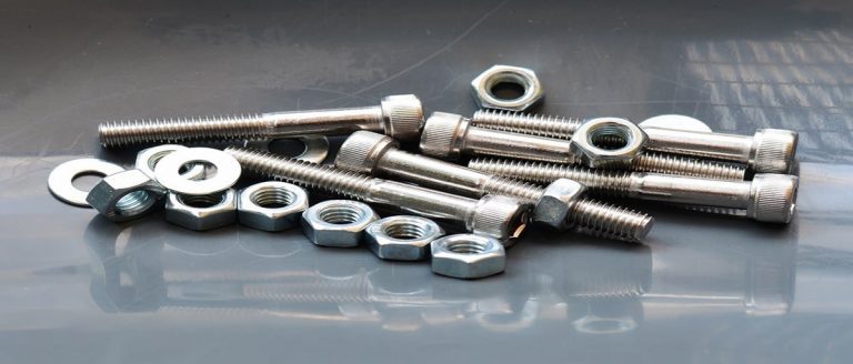 انواع پیچ و مهره تیتانیوم و کاربردهای آن ها