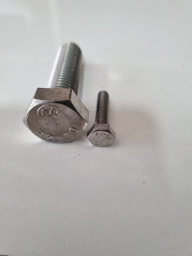 پیچ استیل ضد زنگ با رزوه متری مناسب صنعت